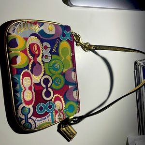 I am selling a coach wristlet